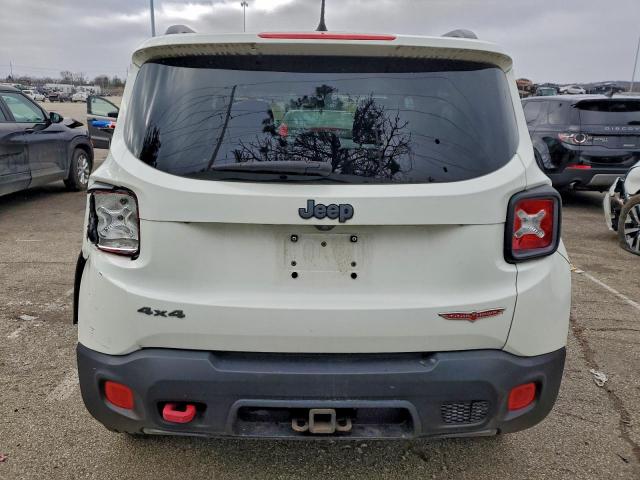 Jeep Renegade Trailhawk Image 5