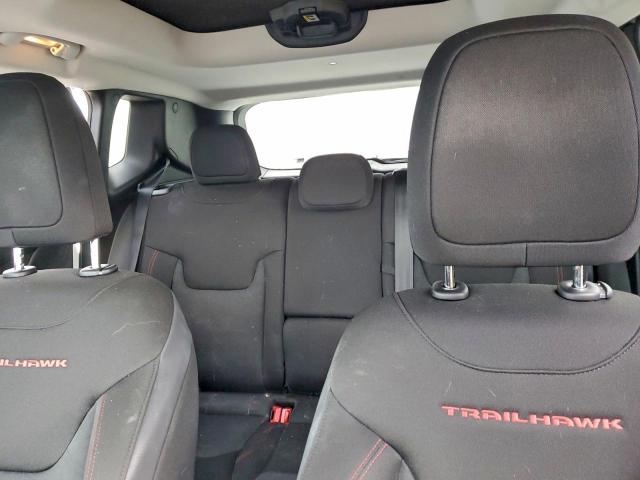 Jeep Renegade Trailhawk Image 9