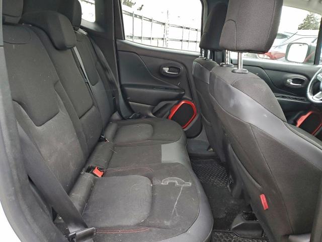 Jeep Renegade Trailhawk Image 10