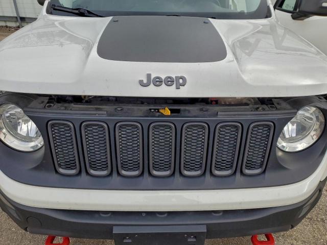Jeep Renegade Trailhawk Image 12