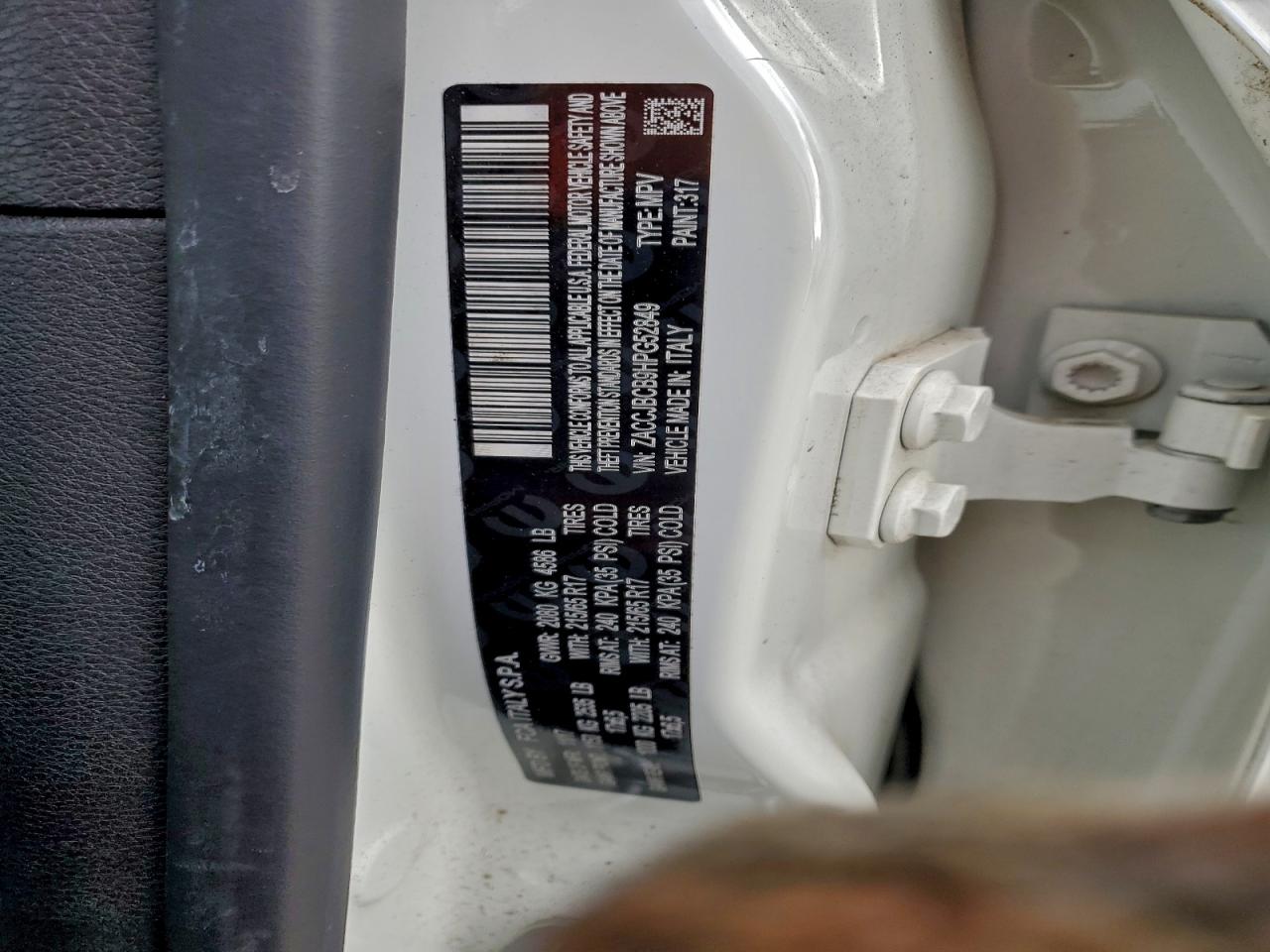 Jeep Renegade Trailhawk Image 8