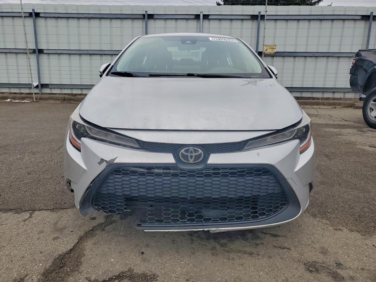 Toyota Corolla Le Image 5