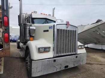  Salvage Kenworth W900